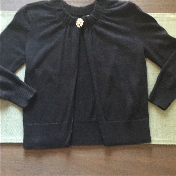 Jennifer Lopez Black Cardigan with Brooch - Picture 1 of 6
